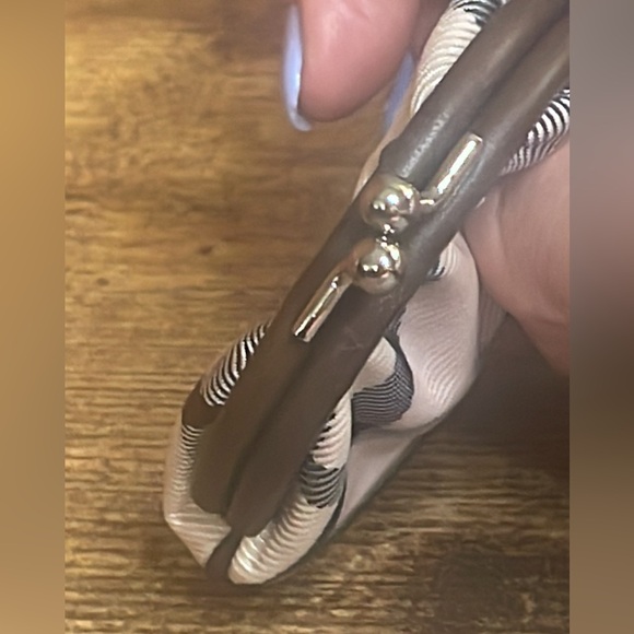 Burberry Blue Label Mini Kisslock Coin Pouch on Mini Chain with COA - Picture 7 of 11